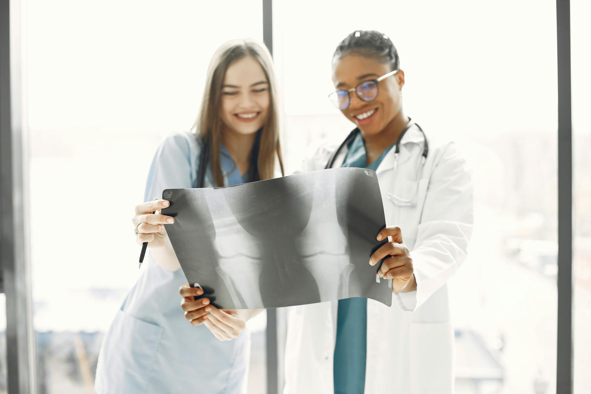 Doctors reviewing X-ray